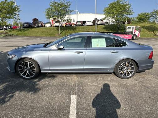 2018 Volvo S90 T5 Momentum