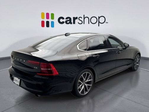 2018 Volvo S90 T5 Momentum