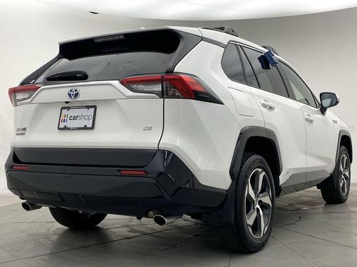 Super White 2021 Toyota RAV4 Prime SE