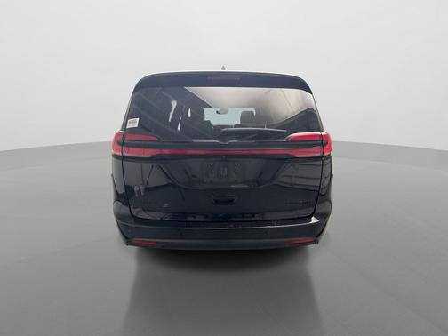 Diamond Black Crystal Pearlcoat 2025 Chrysler Pacifica Limited