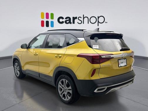 Starbright Yellow/Black Roof 2023 Kia Seltos S