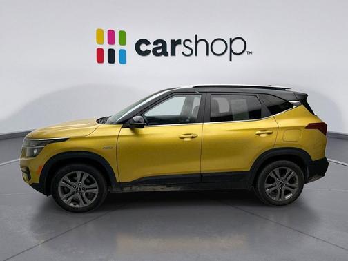 Starbright Yellow/Black Roof 2023 Kia Seltos S