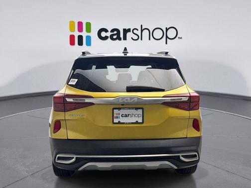 Starbright Yellow/Black Roof 2023 Kia Seltos S