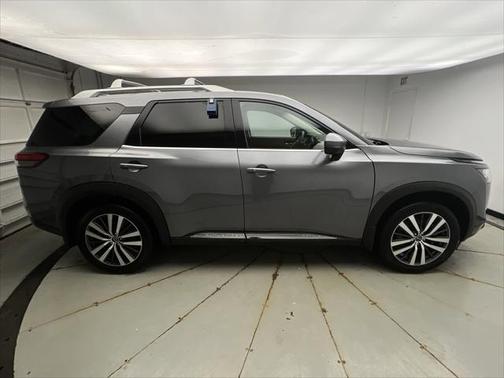 2022 Nissan Pathfinder Platinum 4WD