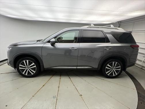 2022 Nissan Pathfinder Platinum 4WD