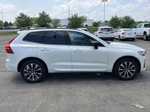 2023 Volvo XC60 B5 Plus Dark Theme