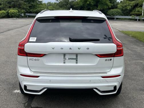 2023 Volvo XC60 B5 Plus Dark Theme