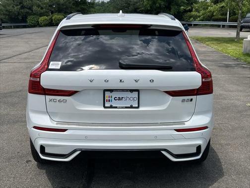 2023 Volvo XC60 B5 Plus Dark Theme