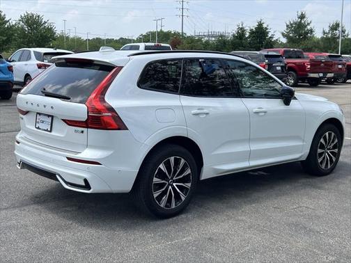 2023 Volvo XC60 B5 Plus Dark Theme