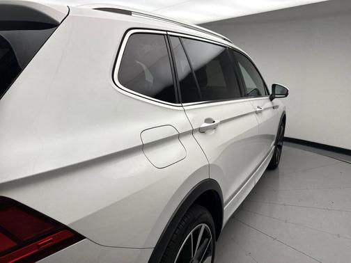 2022 Volkswagen Tiguan 2.0T SEL R-Line 4MOTION