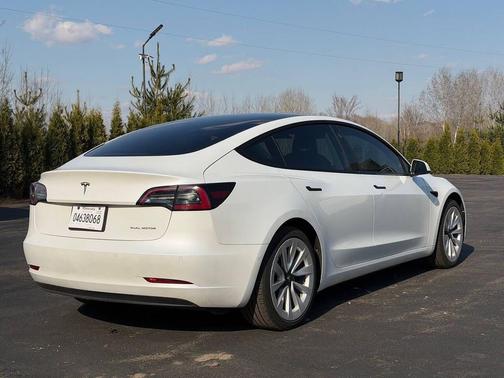 Pearl White Multi-Coat 2022 Tesla Model 3 Long Range