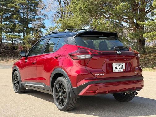 Scarlet Ember Tintcoat 2021 Nissan Kicks SR