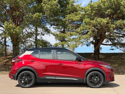 Scarlet Ember Tintcoat 2021 Nissan Kicks SR
