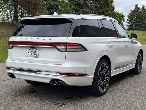 Pristine White Metallic Tri-Coat 2023 Lincoln Aviator Black Label AWD