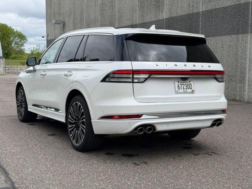Pristine White Metallic Tri-Coat 2023 Lincoln Aviator Black Label AWD