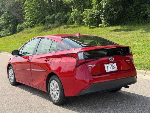Supersonic Red 2019 Toyota Prius XLE