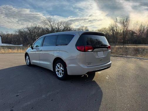 Tusk White 2017 Chrysler Pacifica Touring