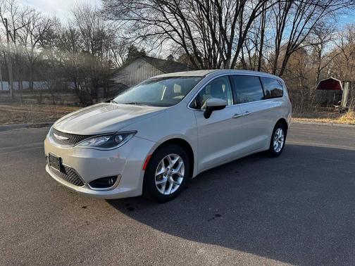 Tusk White 2017 Chrysler Pacifica Touring