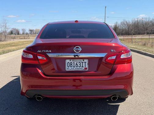 Cayenne Red 2016 Nissan Altima 2.5 SL