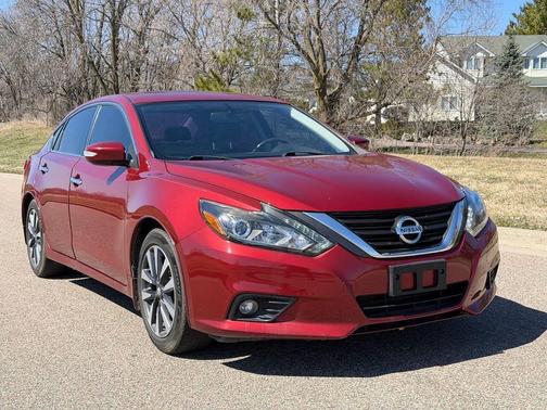 Cayenne Red 2016 Nissan Altima 2.5 SL