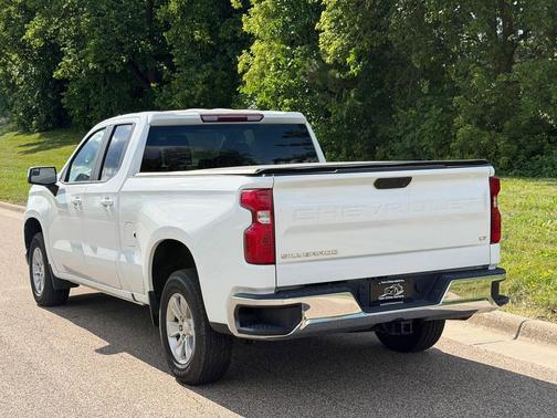 Iridescent Pearl Tricoat 2021 Chevrolet Silverado 1500 LT