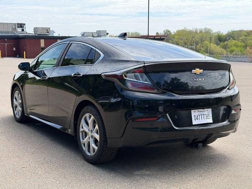 Mosaic Black Metallic 2017 Chevrolet Volt Premier