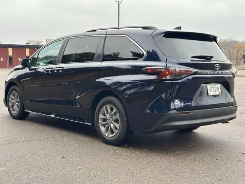 2025 Toyota Sienna XLE