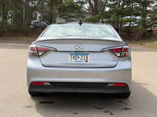 Pewter Gray Metallic 2016 Hyundai SONATA Hybrid Limited