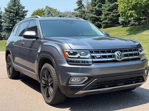 Platinum Gray Metallic 2018 Volkswagen Atlas 3.6L SEL Premium
