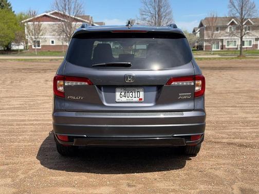 Modern Steel Metallic 2022 Honda Pilot AWD Special Edition