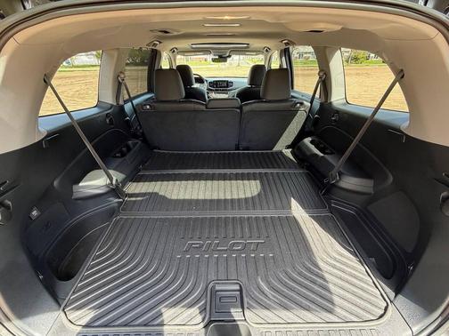 Modern Steel Metallic 2022 Honda Pilot AWD Special Edition