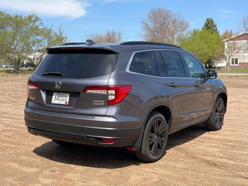 Modern Steel Metallic 2022 Honda Pilot AWD Special Edition