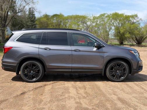 Modern Steel Metallic 2022 Honda Pilot AWD Special Edition