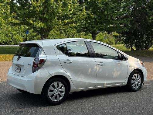 Super White 2012 Toyota Prius c Three
