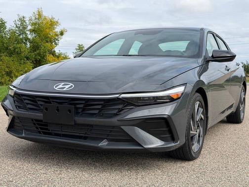 Ecotronic Gray 2025 Hyundai ELANTRA Sport