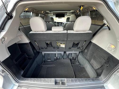 2020 Toyota Sienna Limited Premium