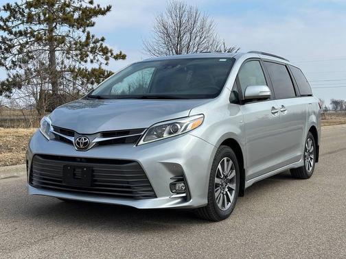 2020 Toyota Sienna Limited Premium