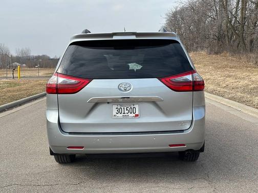 2020 Toyota Sienna Limited Premium