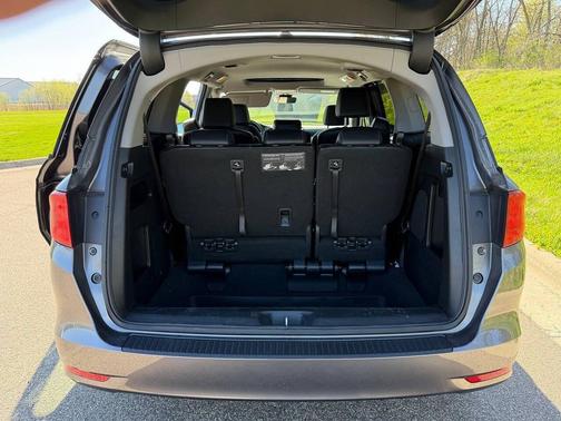 Modern Steel Metallic 2024 Honda Odyssey EX-L