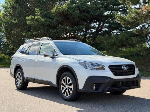 Crystal White Pearl 2021 Subaru Outback Premium