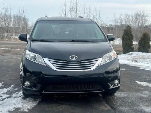 2017 Toyota Sienna XLE