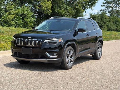 Diamond Black Crystal Pearlcoat 2019 Jeep Cherokee Limited