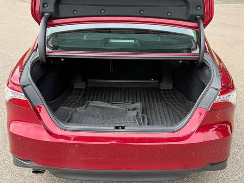 Ruby Flare Pearl 2018 Toyota Camry Hybrid XLE