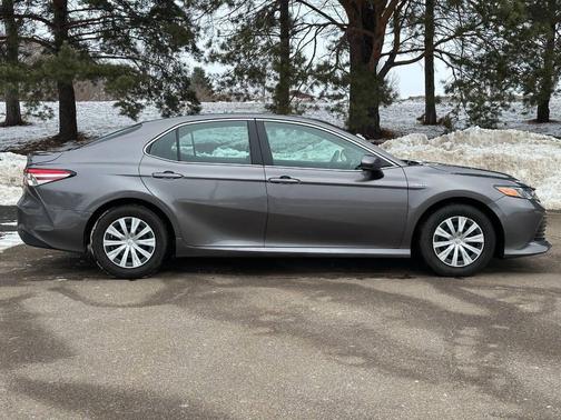 2018 Toyota Camry Hybrid SE