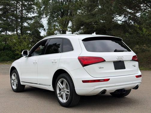 Ibis White 2013 Audi Q5 2.0T Premium Plus