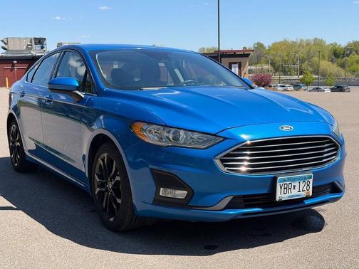 Blue 2019 Ford Fusion SE