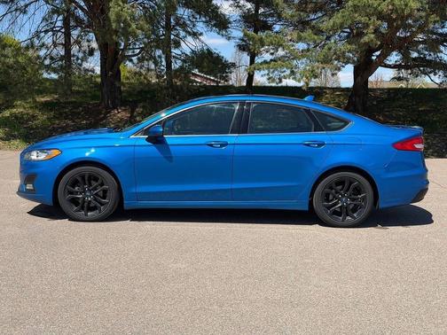 Blue 2019 Ford Fusion SE