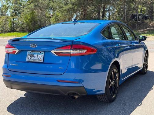 Blue 2019 Ford Fusion SE