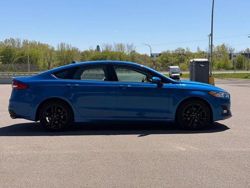 Blue 2019 Ford Fusion SE