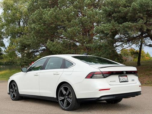 Platinum White Pearl 2023 Honda Accord Hybrid Sport